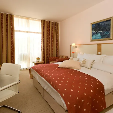 Apollo - Ultra , Pools & Free Beach, Individual Ac In Every Hotel 4*