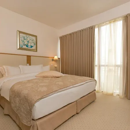 Apollo - Ultra , Pools & Free Beach, Individual Ac In Every Hotel 4*