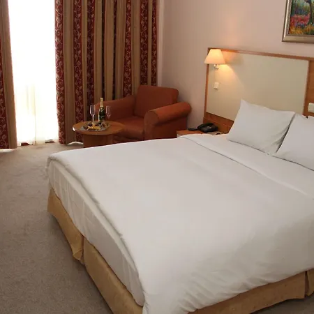 Apollo - Ultra , Pools & Free Beach, Individual Ac In Every 4*