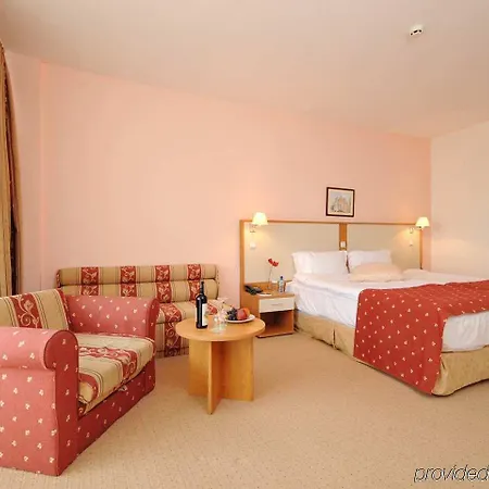 Hotel Apollo - Ultra , Pools & Free Beach, Individual Ac In Every