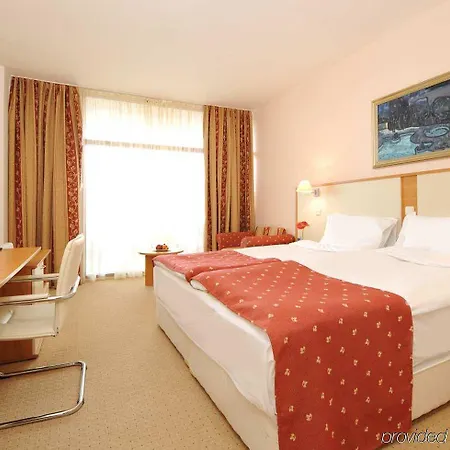 Apollo - Ultra , Pools & Free Beach, Individual Ac In Every