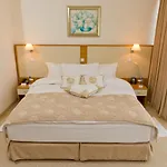 Apollo - , Indoor & Outdoor Pools & Individual Ac In Every ホテル 4*