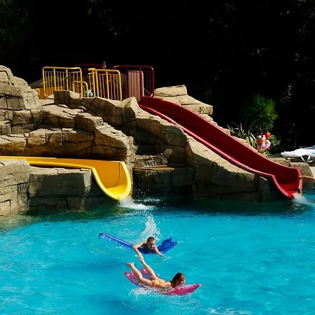 Apollo - , Indoor & Outdoor Pools & Individual Ac In Every فندق
