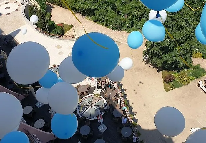 Apollo - , Indoor & Outdoor Pools & Individual Ac In Every Szálloda