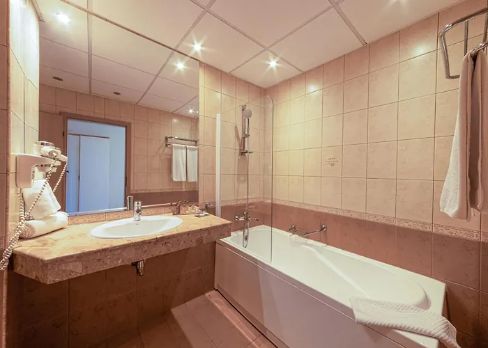 Apollo - , Indoor&outdoor Pools&individual Ac In Every Goudstrand