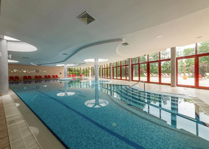 Apollo - , Indoor&outdoor Pools&individual Ac In Every